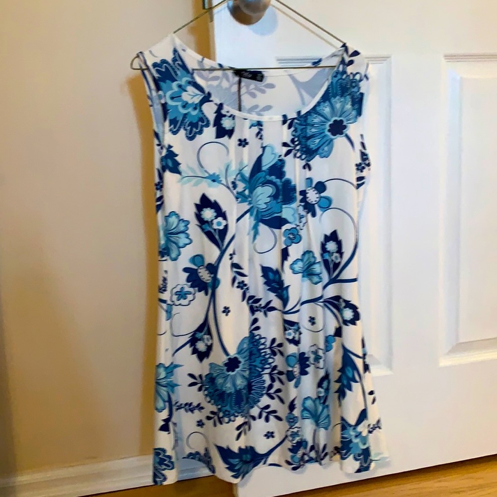Pretty Sleeveless summer dress.